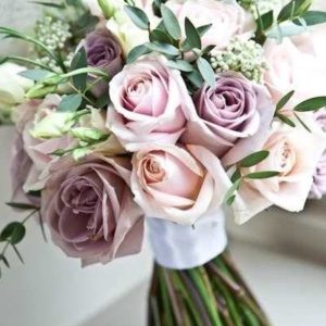 Букет невесты из сиреневых роз art.05-48