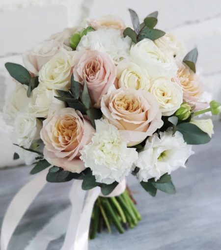 Букет невесты с пионовидными розами art. 05-157