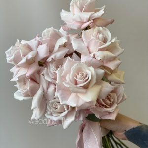 Букет невесты из пудровых роз art. 05-148
