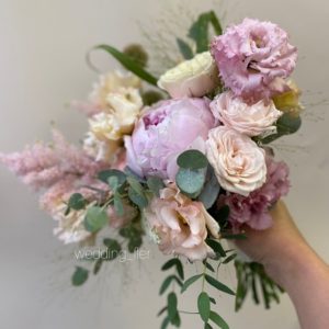 Букет невесты с пионом, розами и эустомой art.05-61