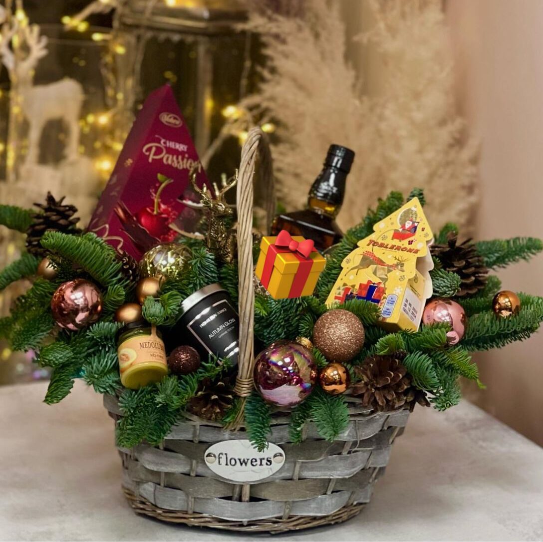 Новогодний венок Art. 30 138 Новогодняя композиция в корзине Art. 30-138