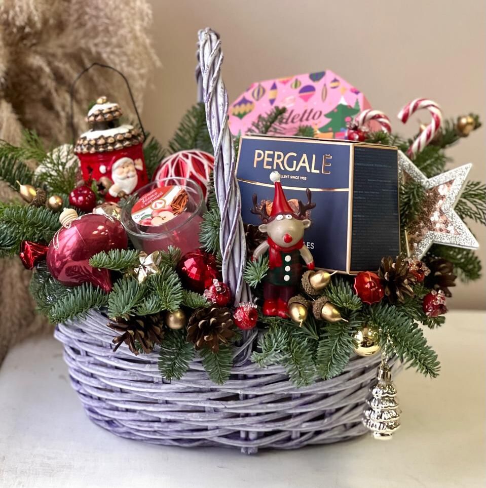 Новогодняя композиция "Конвертик" Art. 30 137 Новогодняя корзина art. 30-137