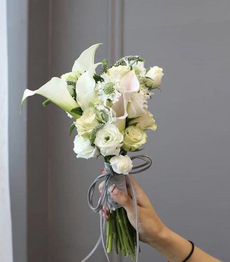 Букет невесты из белых калл и роз art. 05-173
