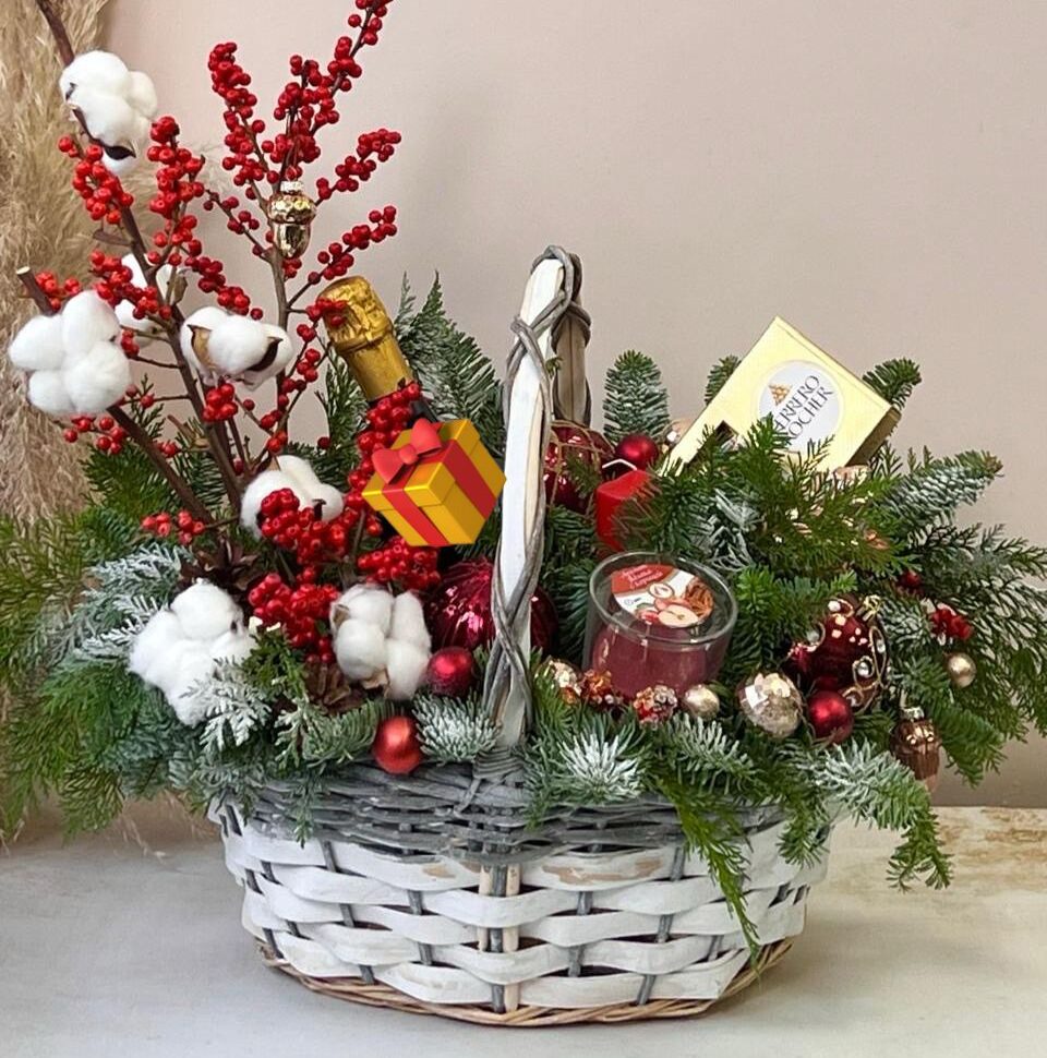 Новогодний венок Art. 30 39 Новогодния композиция в корзине art. 30-39