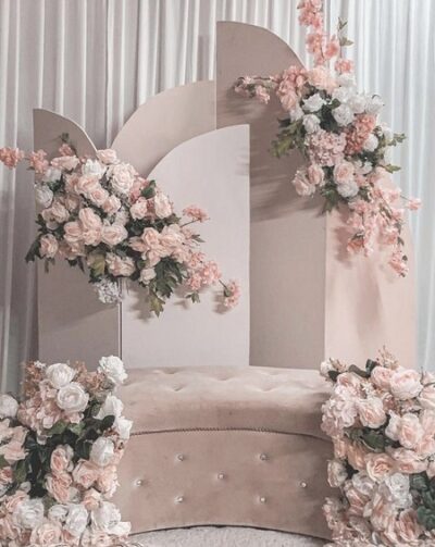 Фотозона из цветов на свадьбу art. 08-47