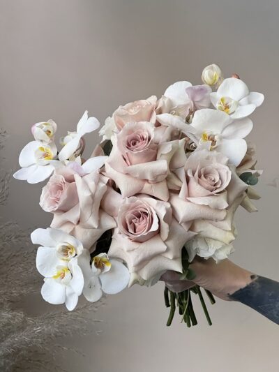 Букет невесты из роз и орхидей art. 05-213