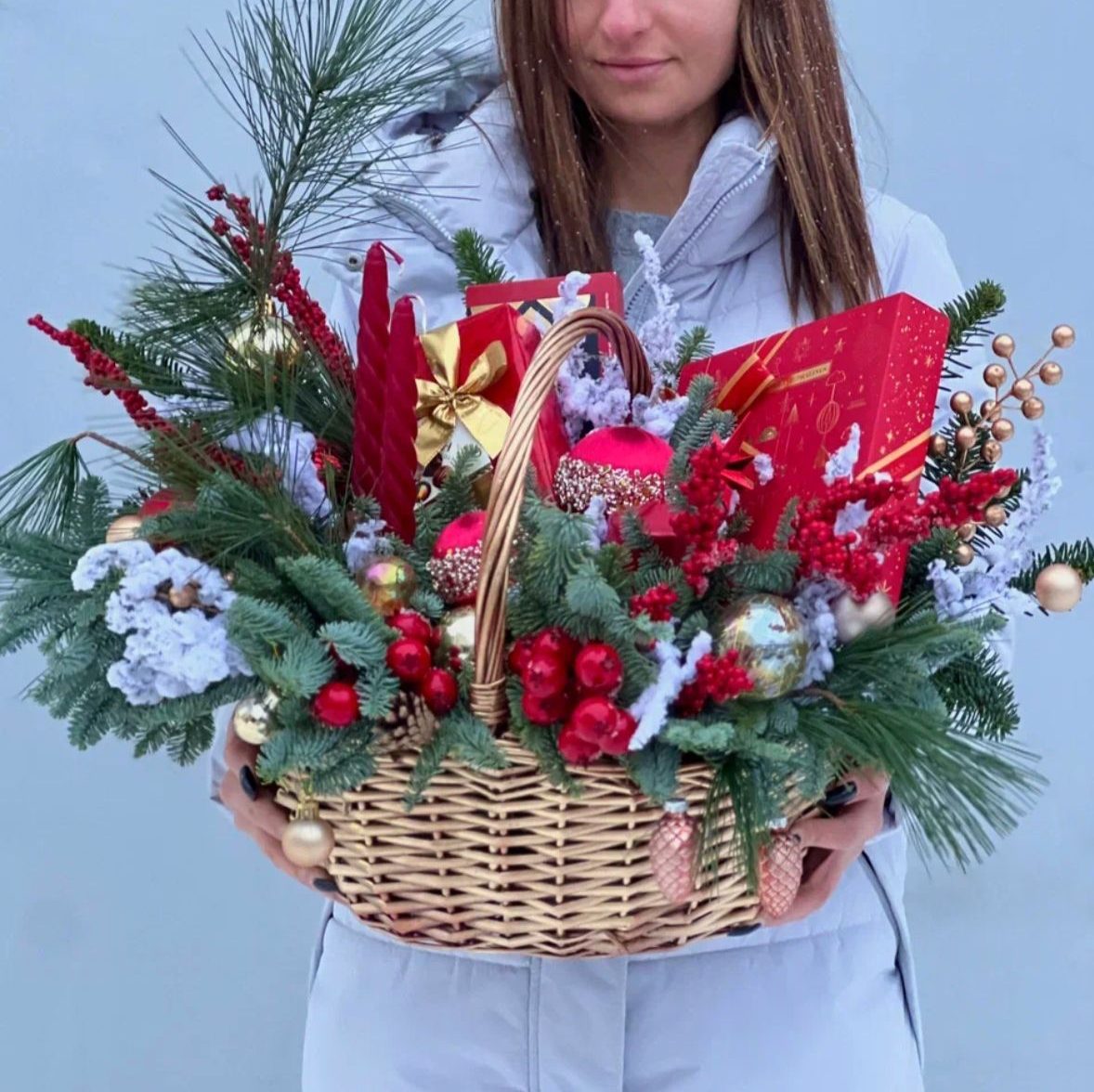 Новогодняя композиция в корзине art. 30-341